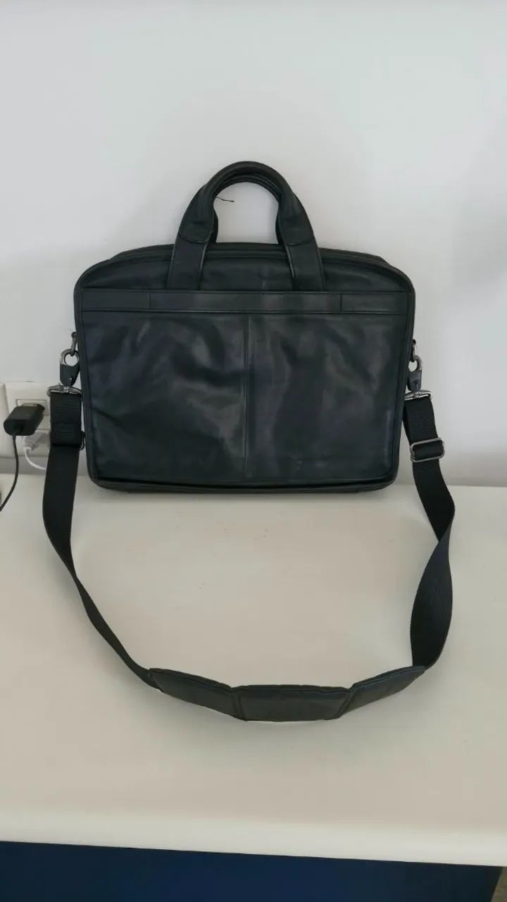 Bolsa TUMI T-PASS para notebook , modelo executivo, com alça de mão  - Foto 2