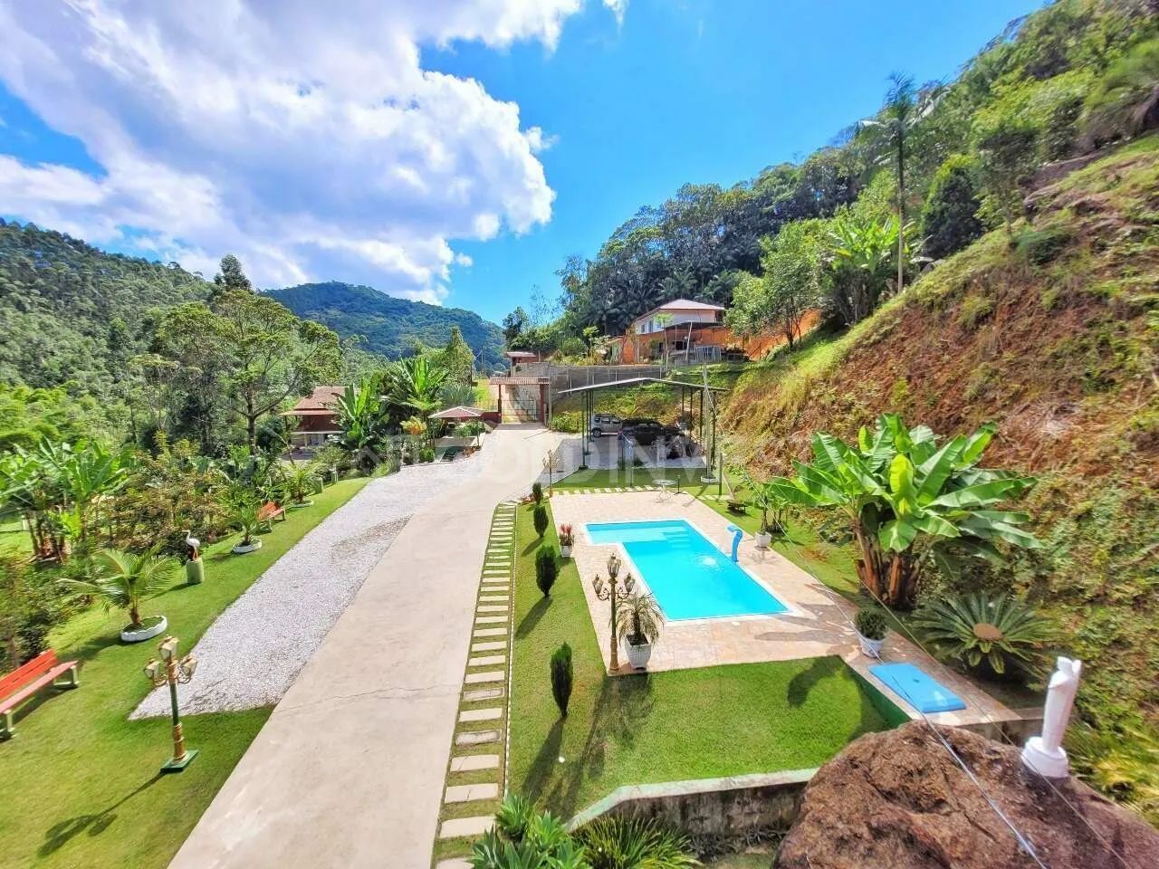 Sitio de alto padrão a venda em Nova Trento.