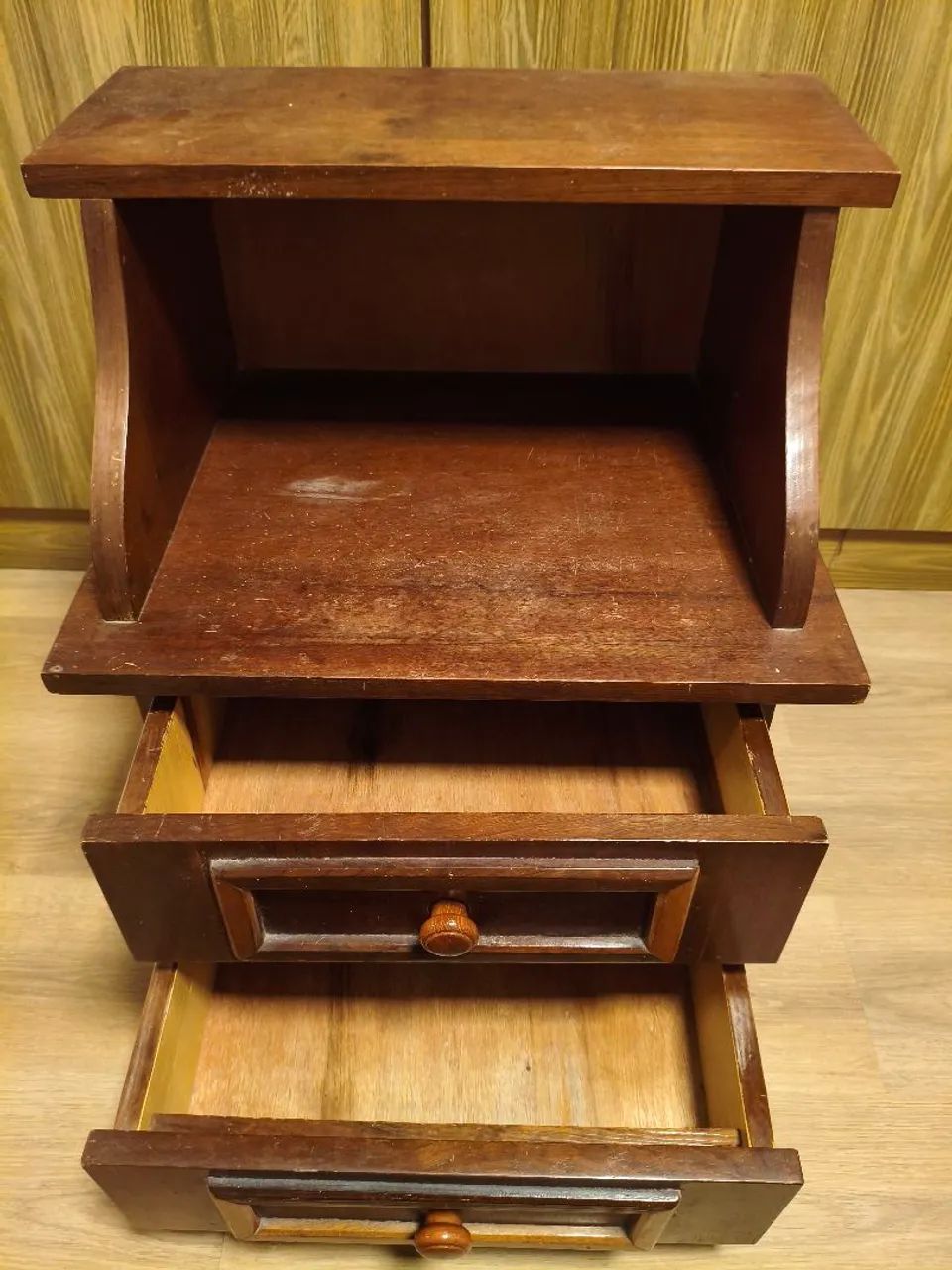 Mesa de Cabeceira Antiga em Madeira <br> - Foto 2