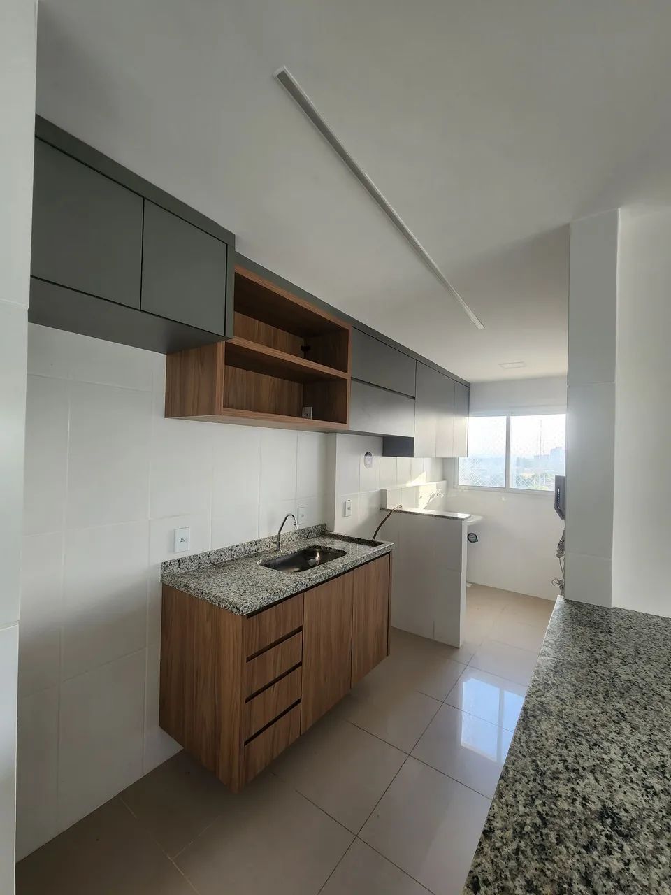 Vende-se apartamento 2/4 sendo uma suíte no Edifício Valentina em Cuiabá MT 