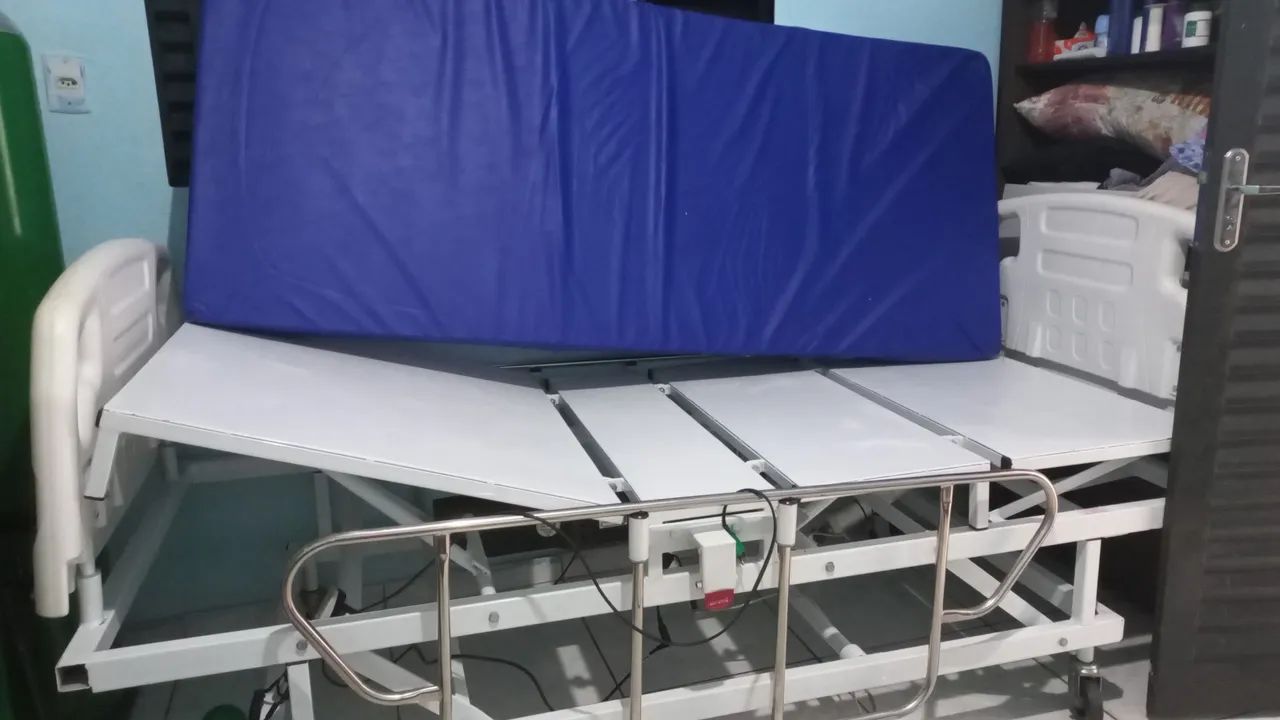 Cama hospitalar com colchão  - Foto 2