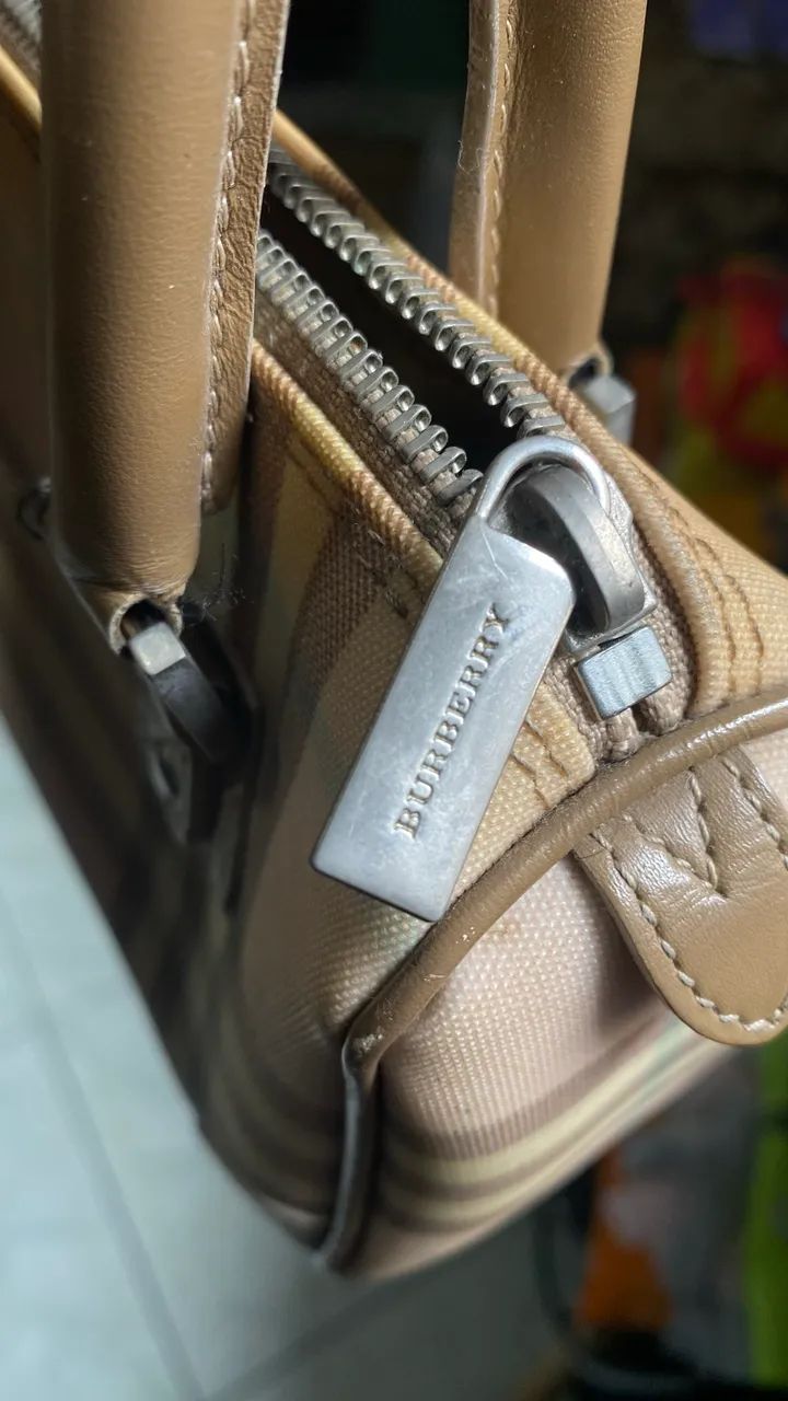 Bolsa Burberry vintage tamanho 13cm altura 20cm largura - Bolsas