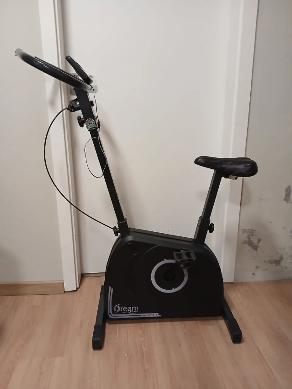 Bicicleta ergométrica com medidor eletrônico