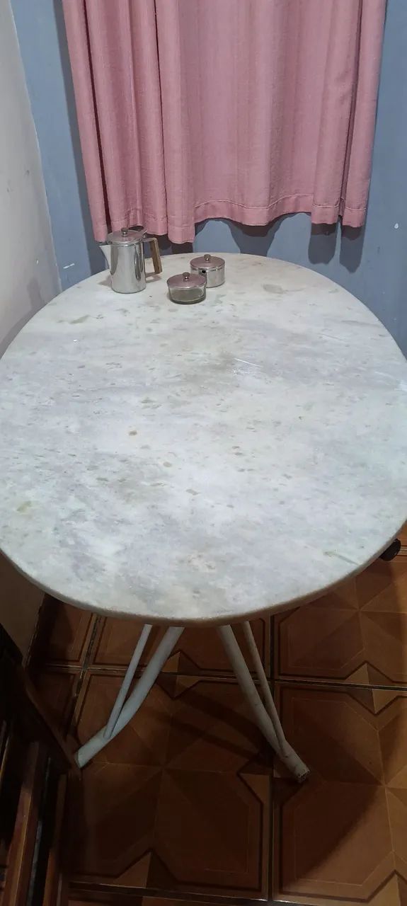 Mesa de mármore 