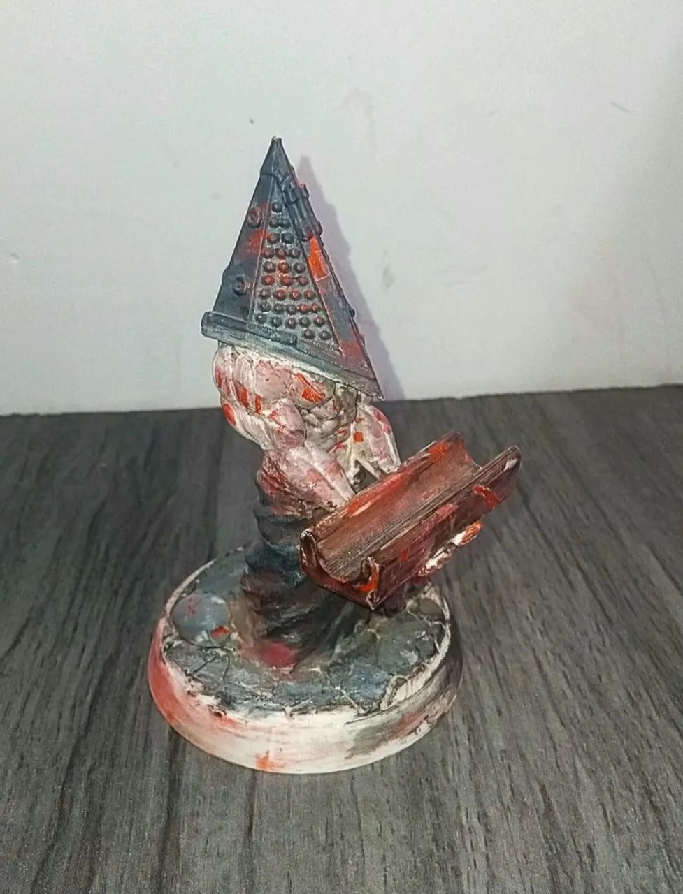 Action figure de Red Pyramid Thing - Foto 2