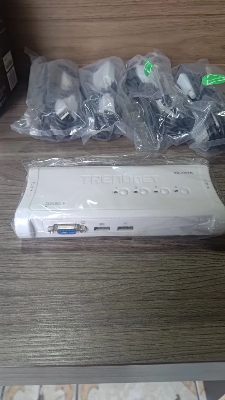 Chaveador Switch TRENDnet TK-407K, avalio trocas. - Foto 5