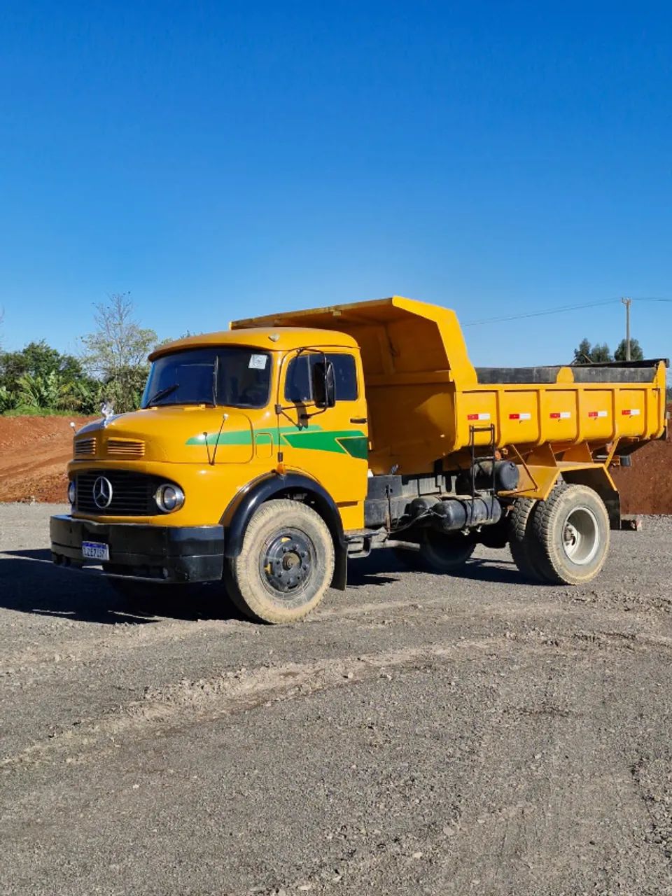 Caminhão Mercedes Benz 1111 ano 1966 caçamba  tração 4x2 toco 