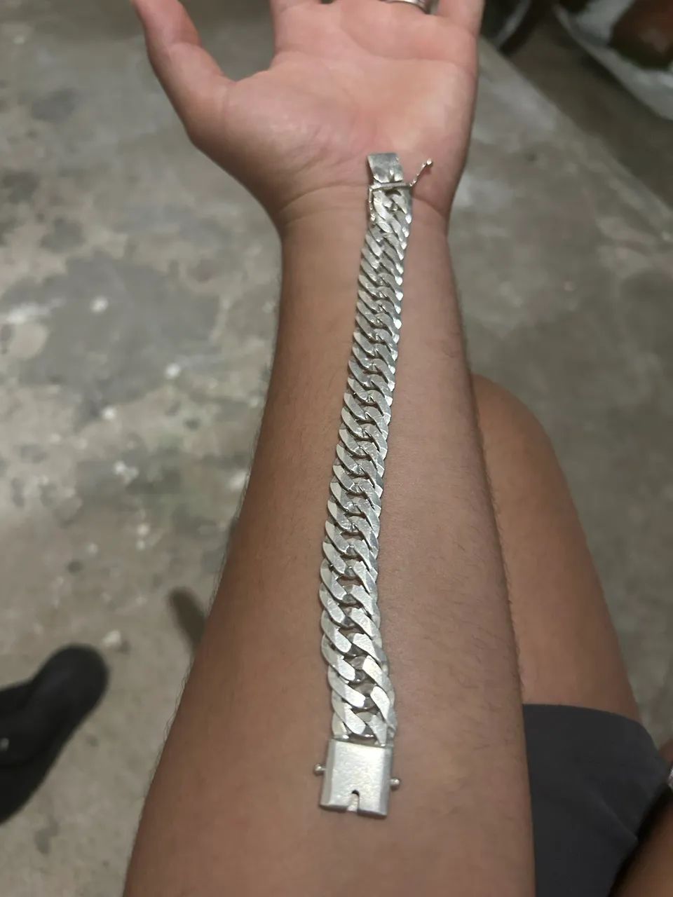 Pulseira elo duplo 17 mm.
