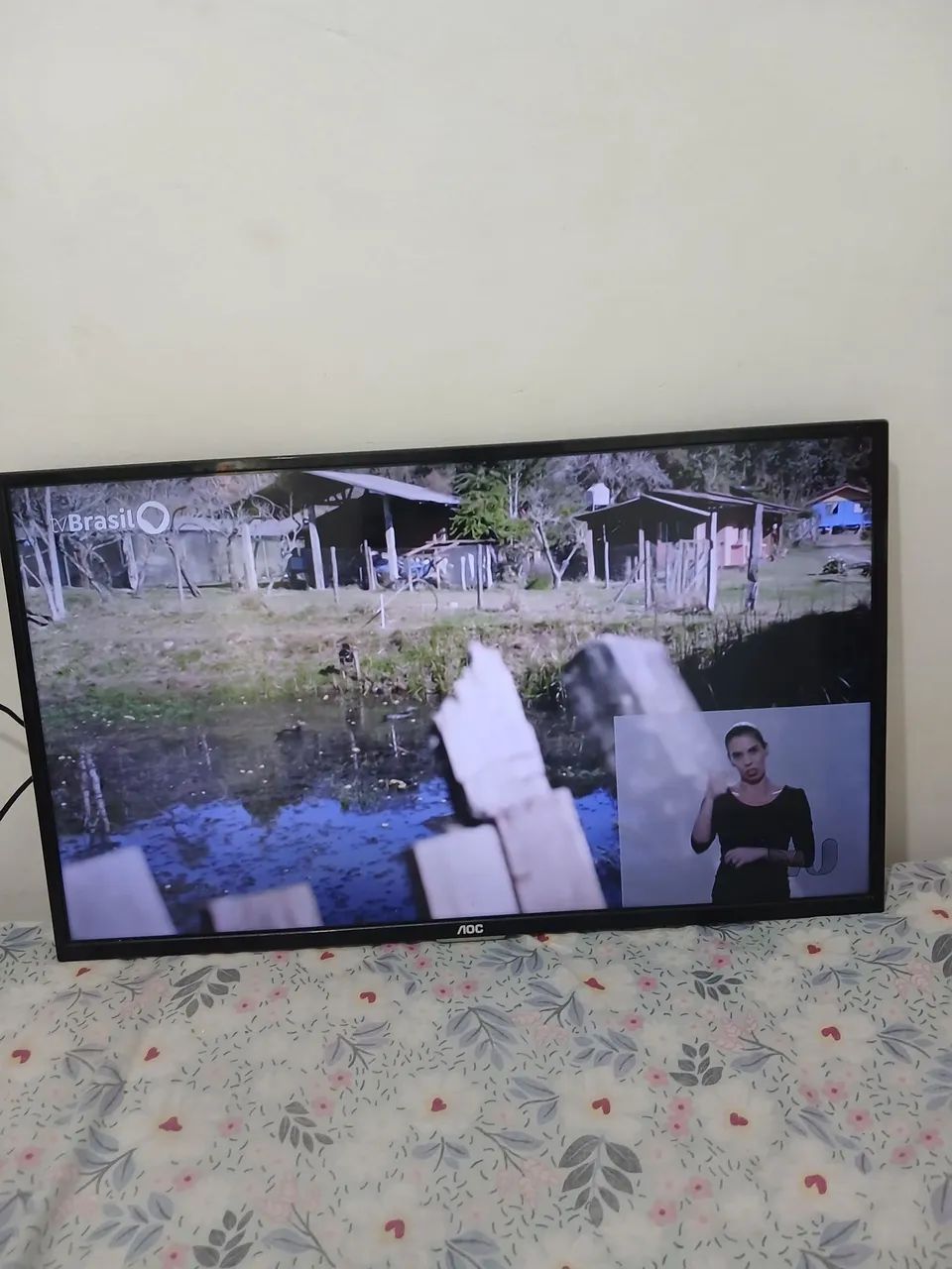 Televisão 32 - Foto 2