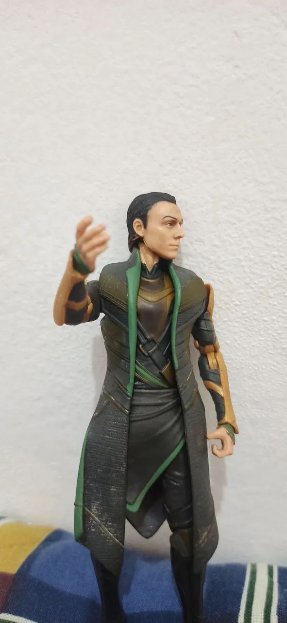 ActionFigure Loki Avengers 1