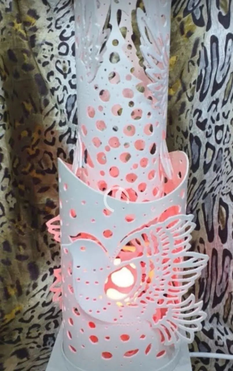 Luminária de mesa Pássaro em pvc - Foto 2