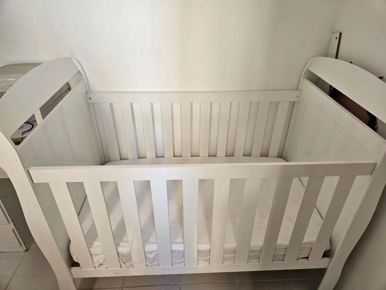 Vendo berço com colchão  - Foto 2