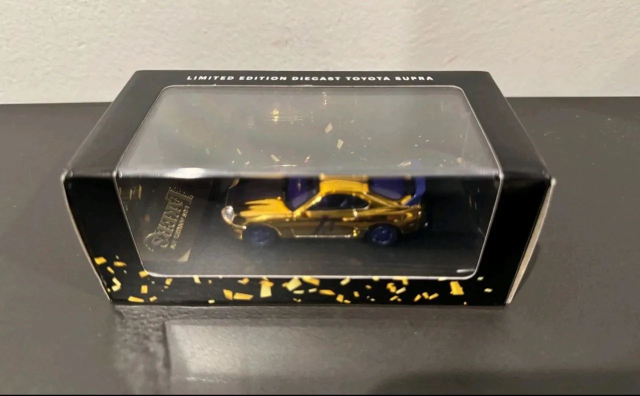 Miniatura colecionável Toyota Supra Lakers 50 Gold, edição