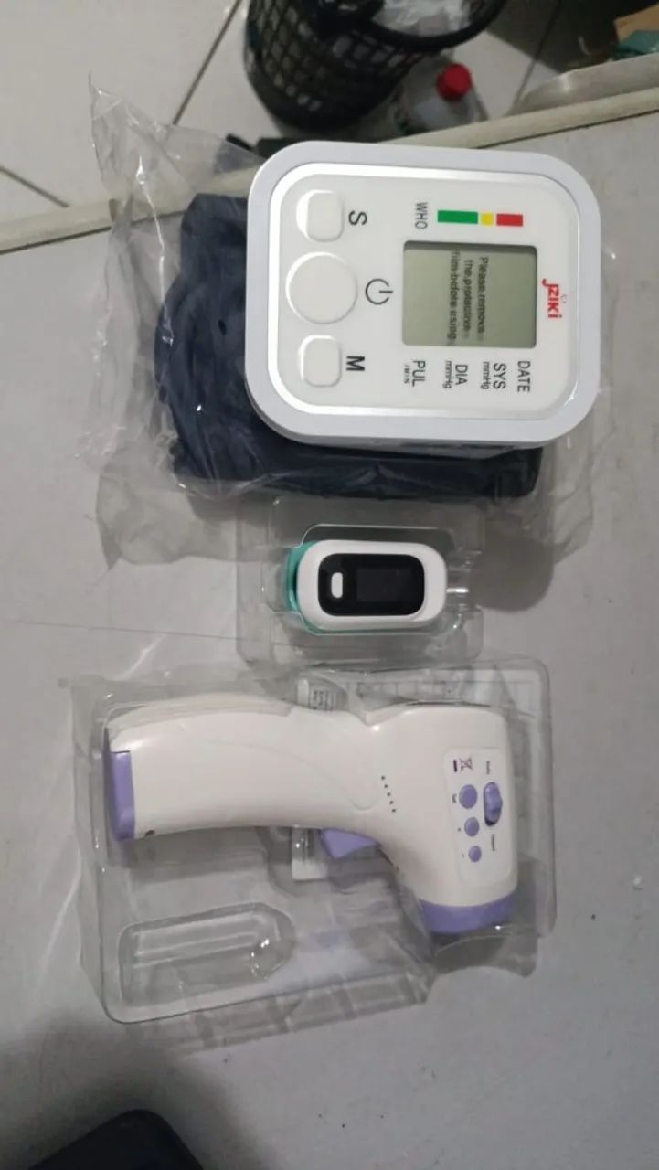 KIT SAUDE COM OXÍMETRO DE PULSO-ESFIGMOMANÔMETRO ELÉTRICO-TERMÔMETRO INFRAVERMELHO - Foto 4