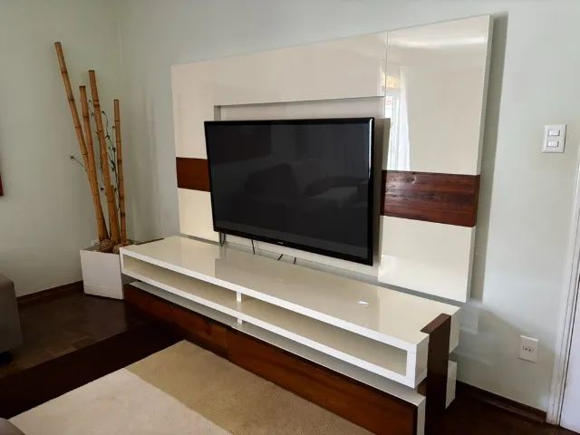 Painel de TV com Base