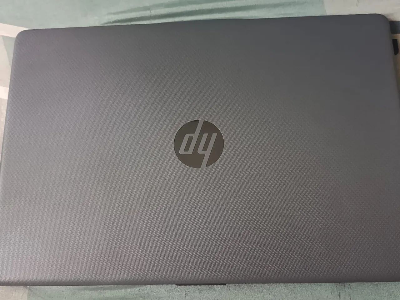 Notebook HP com acessórios 