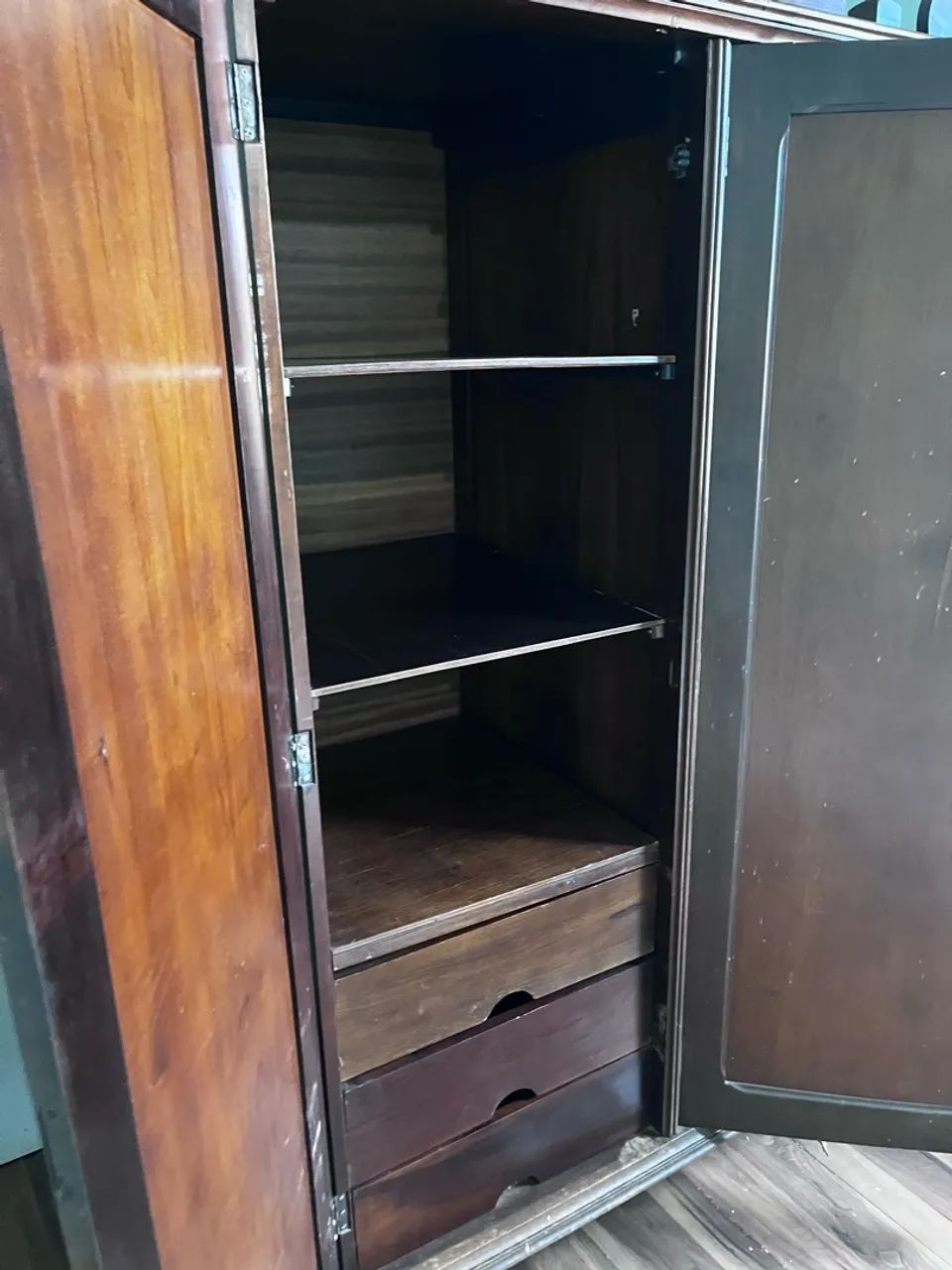 Guarda roupa antigo - Foto 3