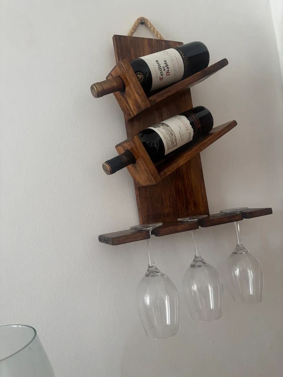 Suporte suspenso rústico para vinho  - Foto 3