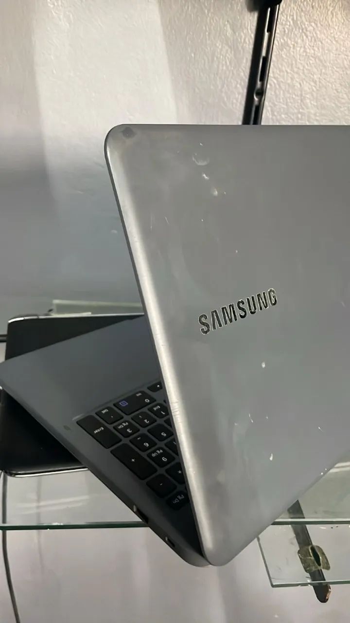 Notebook Samsung i3 seminovo - Foto 3