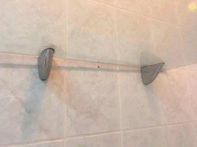 Mesa/Bancada de Vidro Moderna e Suspensa - R$ 250,00 - Foto 5