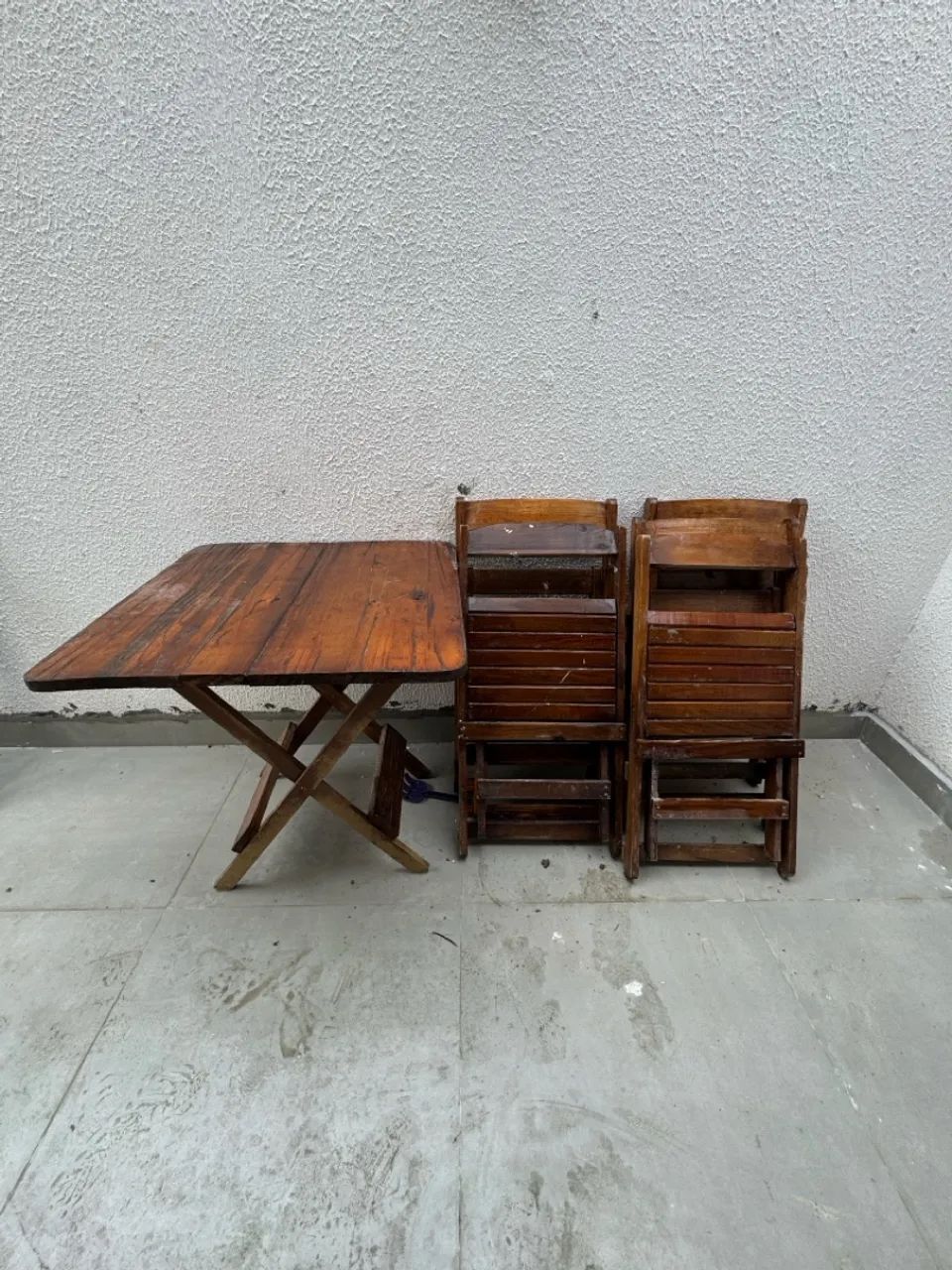 VENDO MESAS E CADEIRAS - ÓTIMA OPORTUNIDADE!