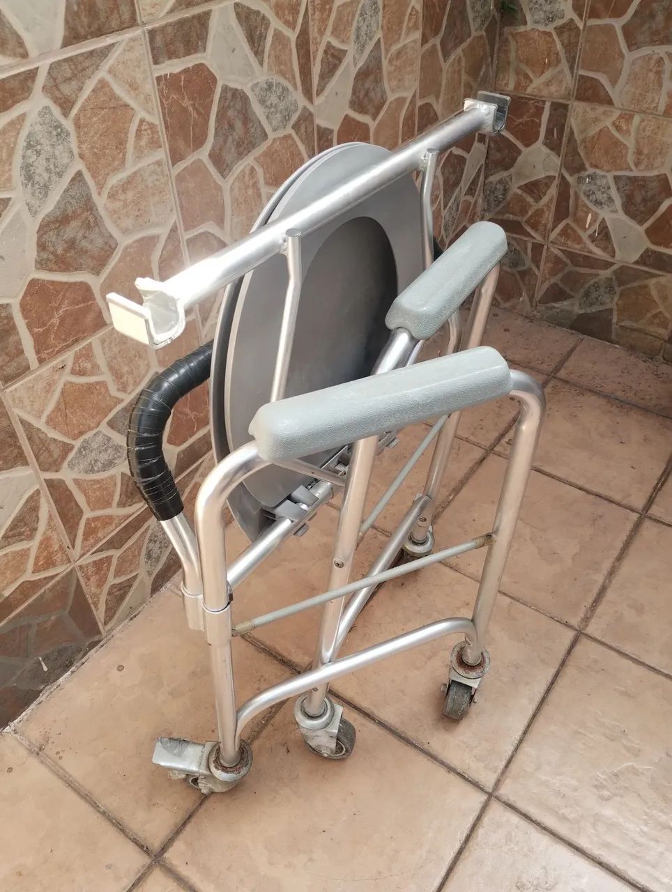 Cadeira de banho dobrável  - Foto 5