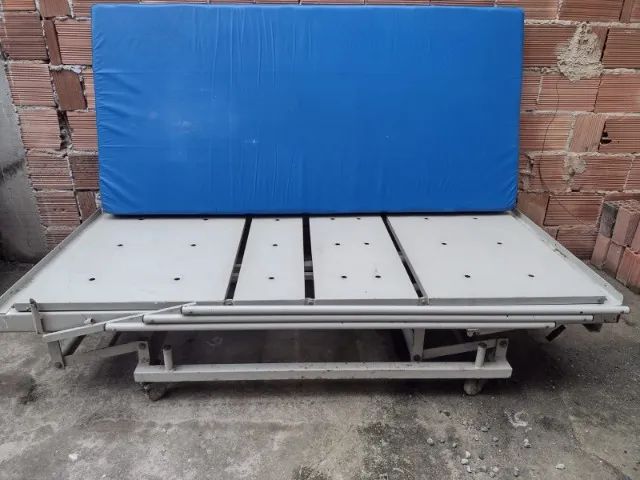 Cama hospitalar com regulagens e colchao em Queimados - Foto 5