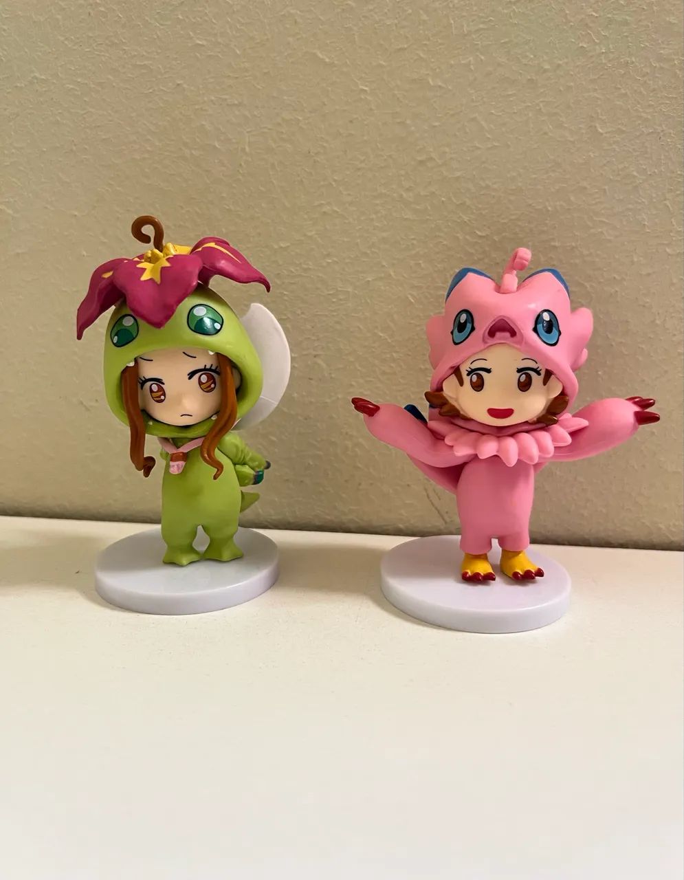 Duas figuras de Digimon 50$ cada 