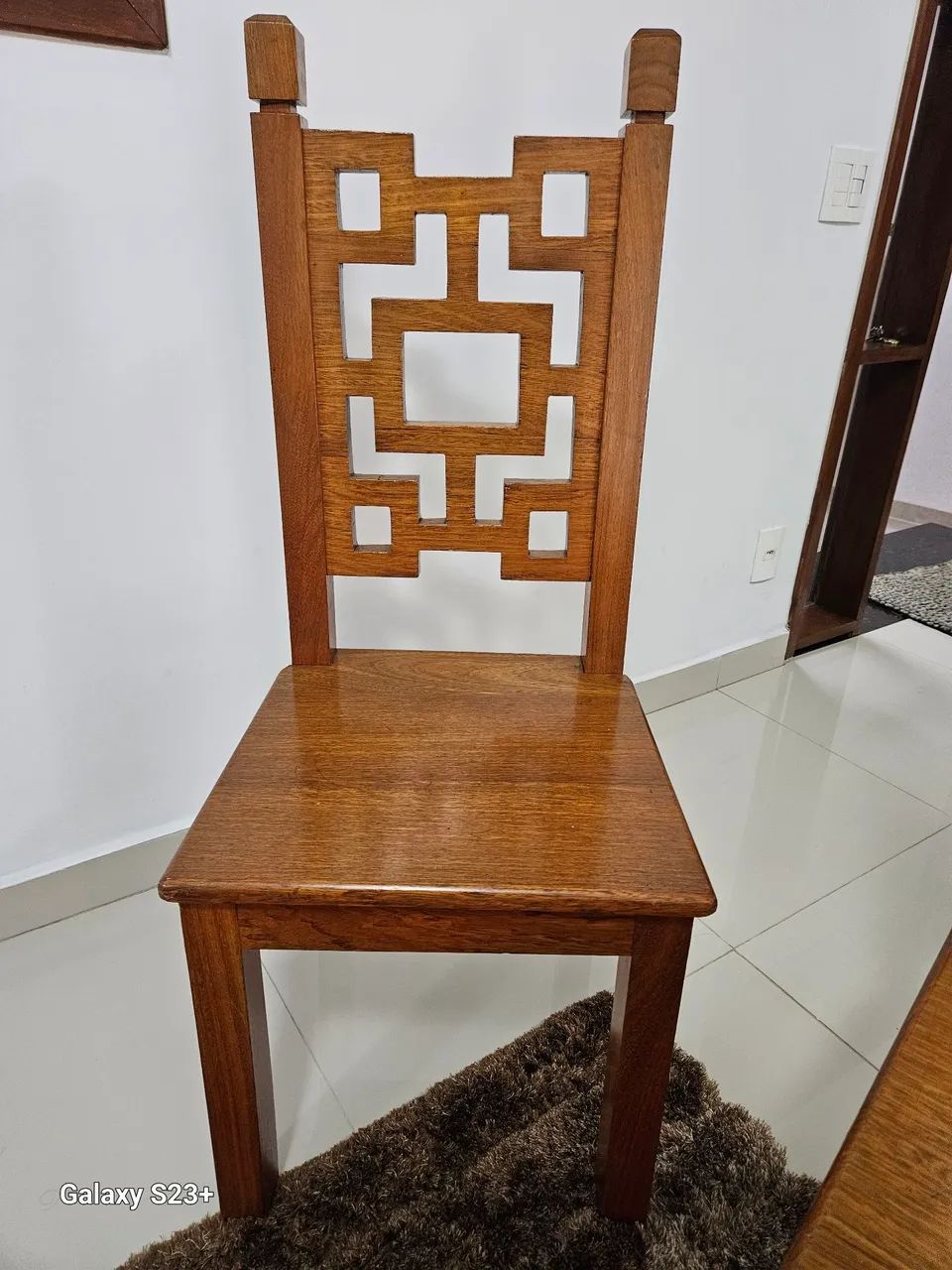Conjunto de 06 cadeiras de jantar em madeira, design moderno  moderno  - Foto 3