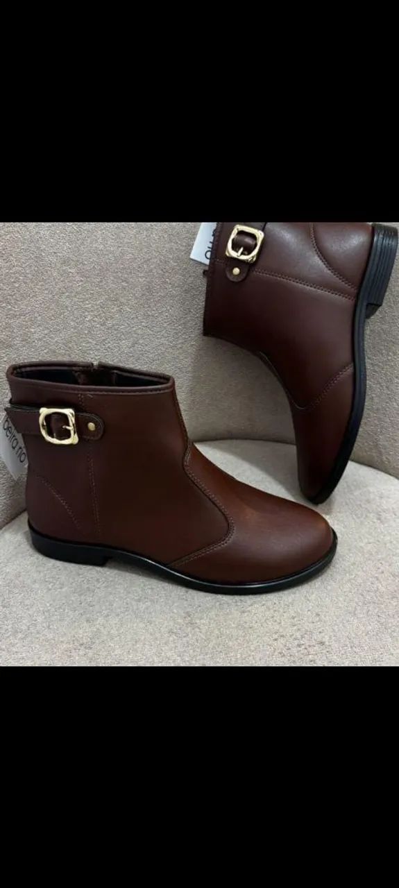 Bota marrom 