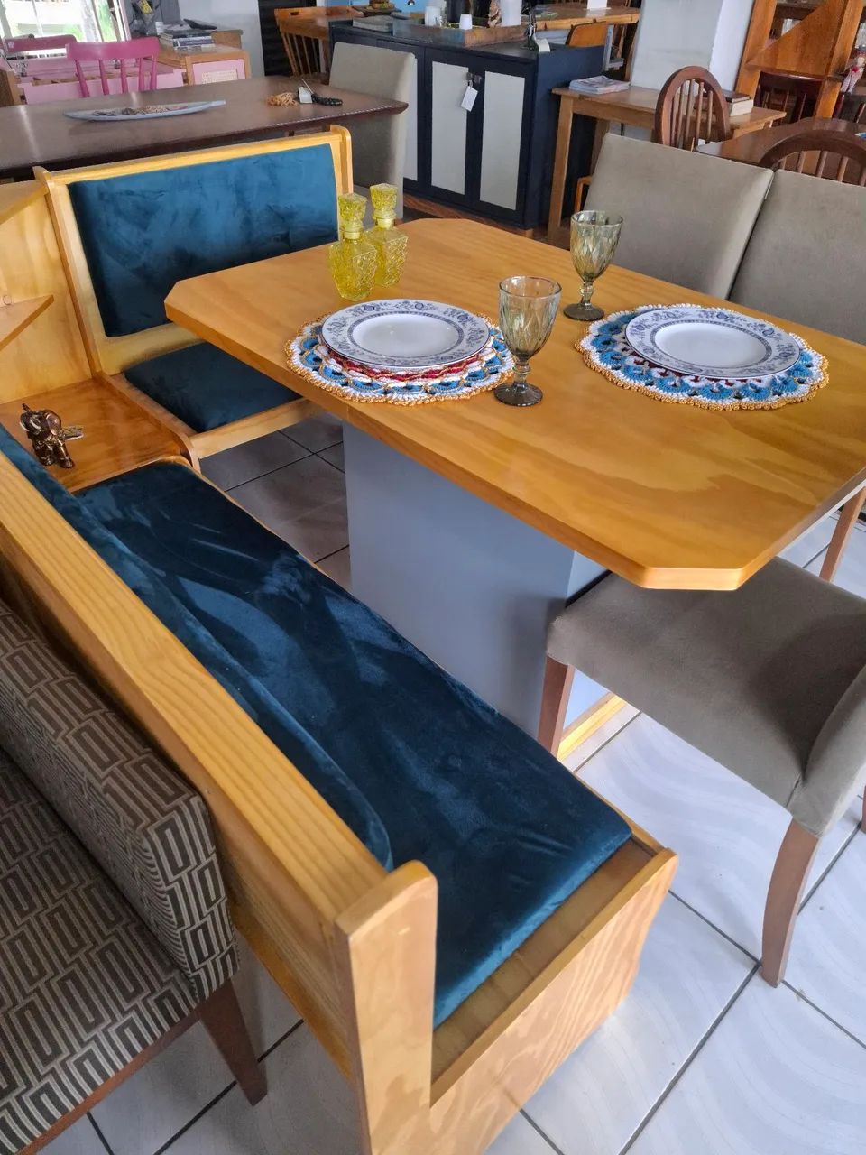 Canto alemão com mesa e cadeiras  - Foto 2