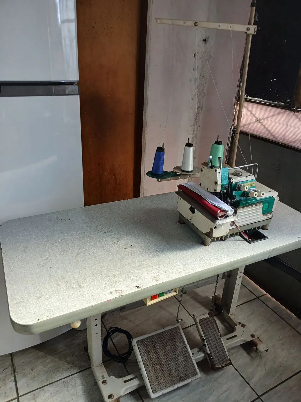 Máquina de costura overlock industrial  - Foto 4