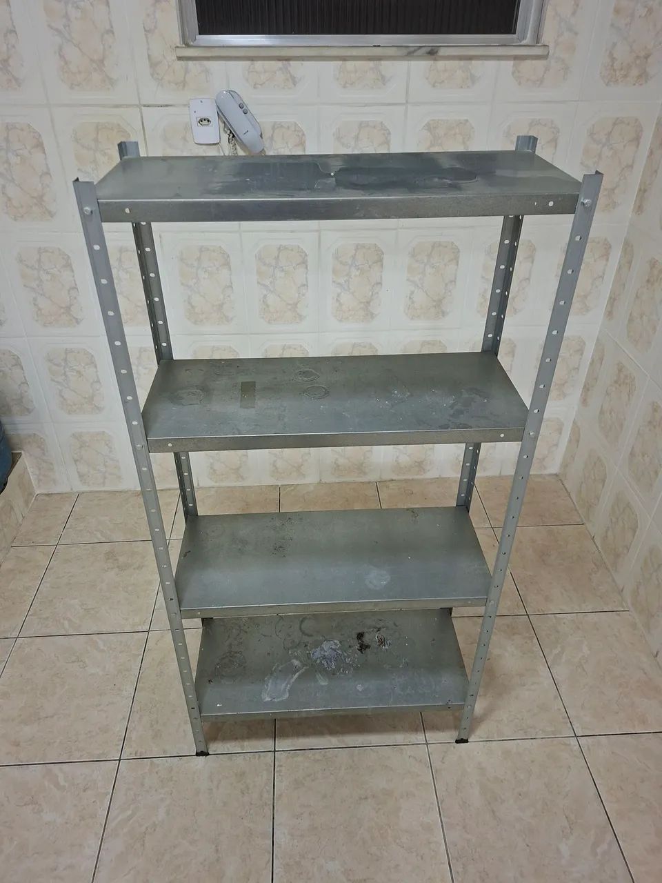 Estante de Aço 4 Prateleiras - Usada e Resistente - Foto 3