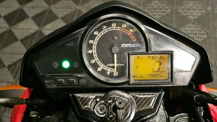 Honda CB 300R 2012 Vermelha - Foto 2