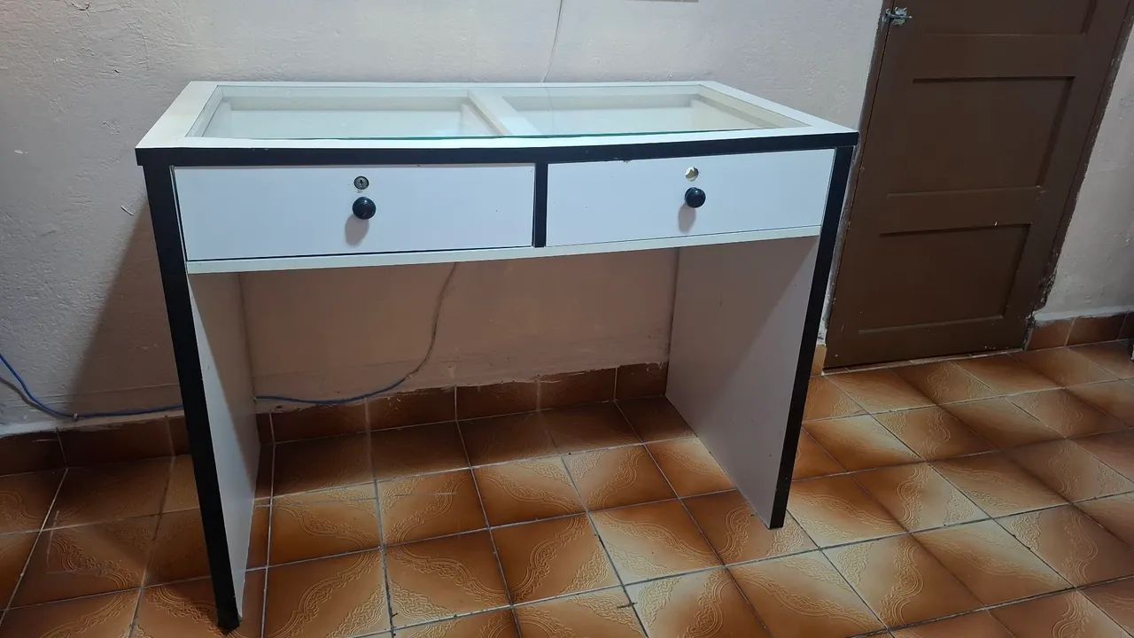Vendo penteadeira usada