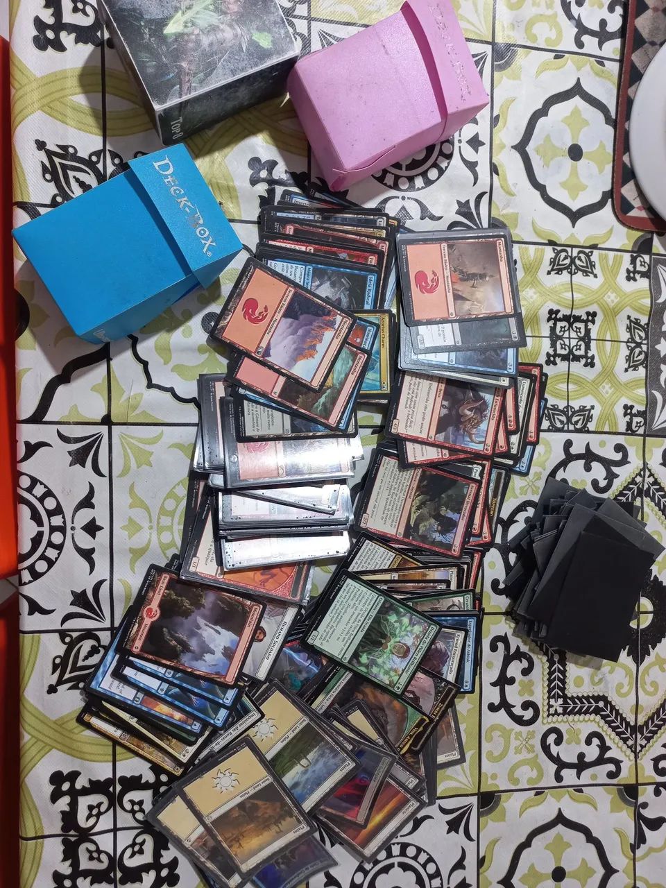 Lote de cartas Magic + capas + caixinhas