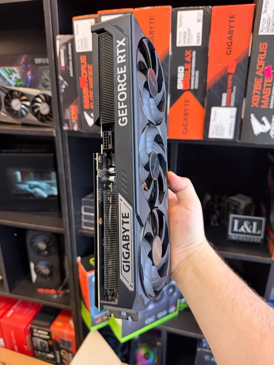 RTX 5070TI 16GB GIGABYTE WINDFORCE - Foto 4