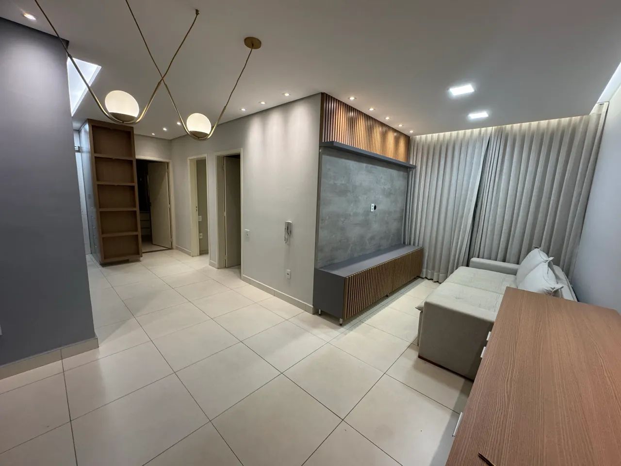 Apartamento para alugar com móveis planejados e ar condicionado