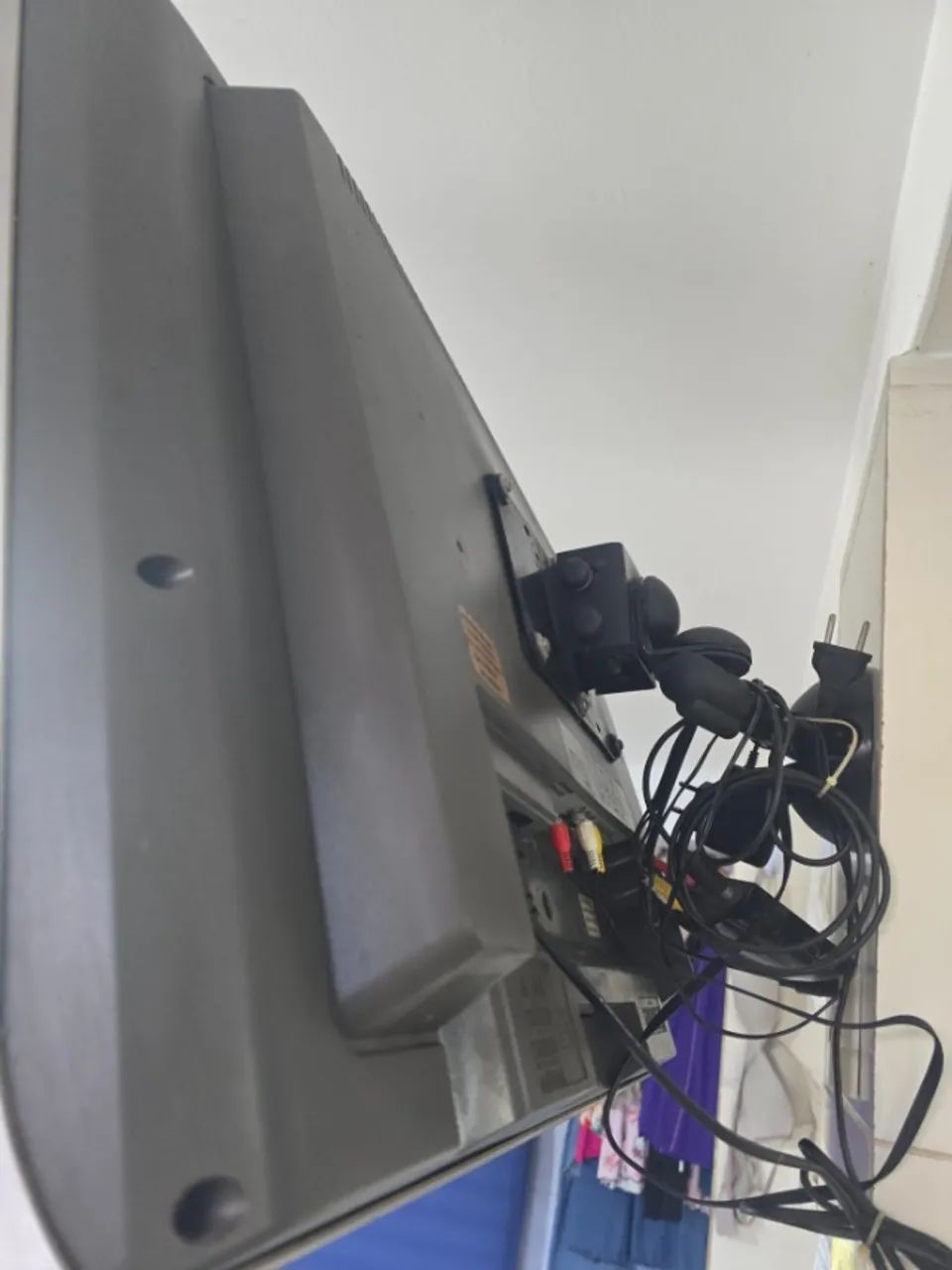 Televisão Phillips 25 polegadas de instalação em parede. Ano de fabricação 2004. - Foto 3