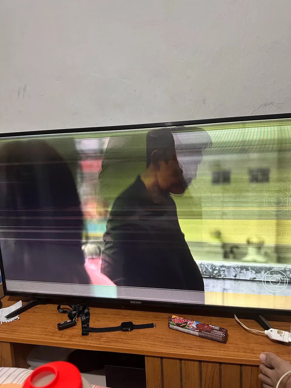 Vendo televisão com problema no Led preço a negociar - Foto 3