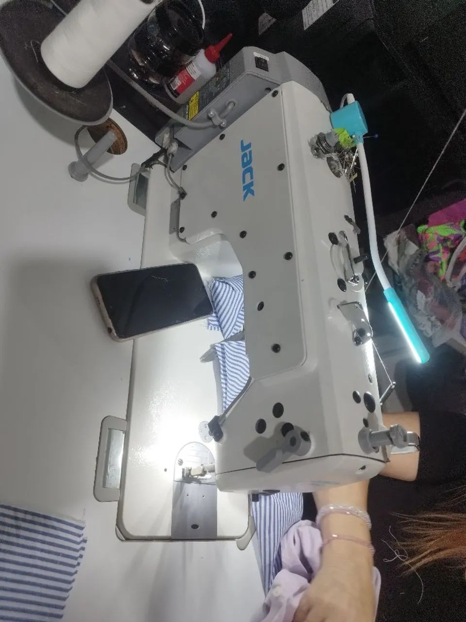Máquina de custura industria Jak semi nova 