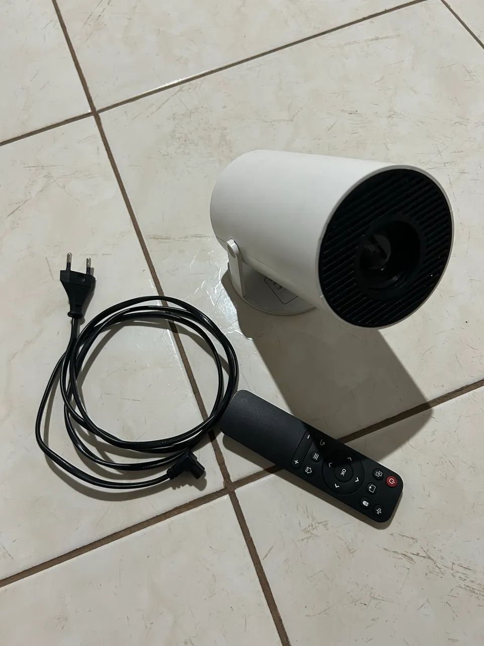 Projetor HY300 Smart Android Wi-Fi Bluetooth - Pouquíssimo uso