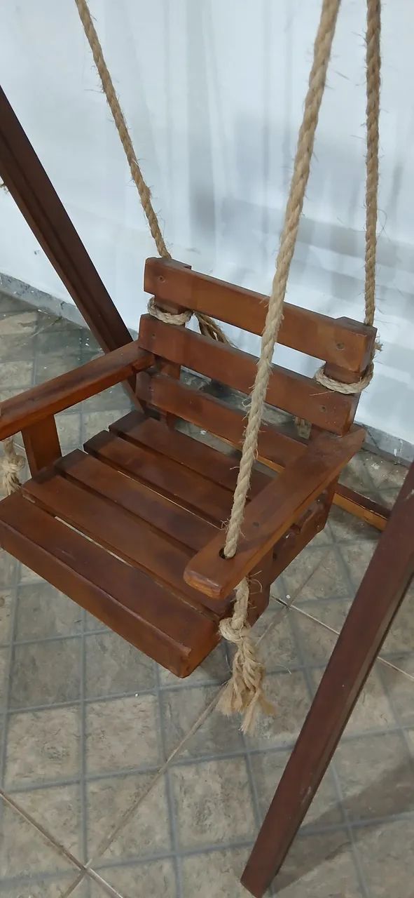 Balanço infantil de madeira - Foto 2
