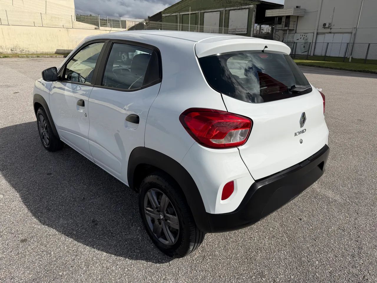 Renault Kwid Zen 1.0 Flex 12V 5P Mec. 2024 - Foto 3