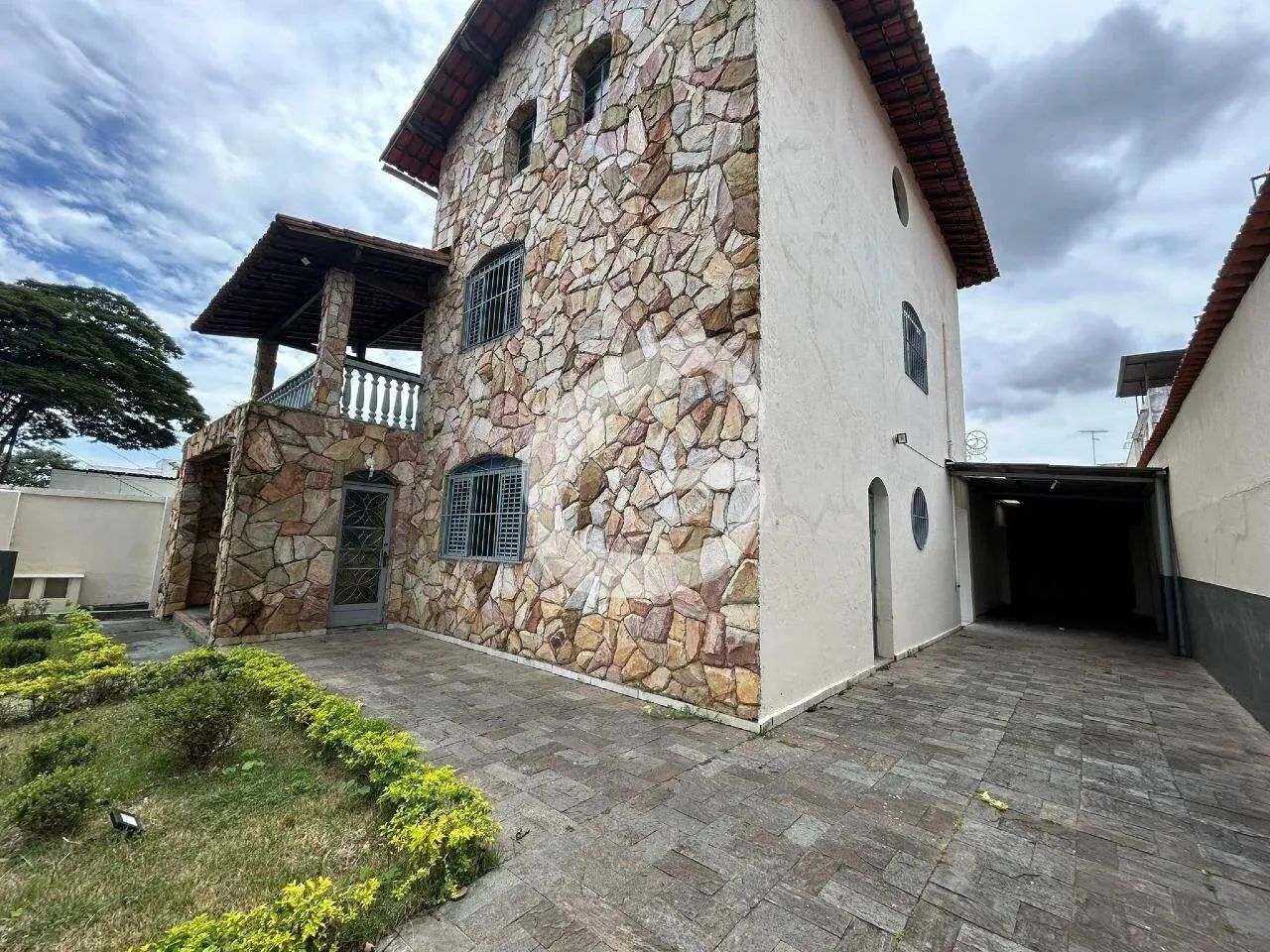 Casa para aluguel, 4 quartos, 1 suíte, 4 vagas, Planalto - Belo Horizonte/MG