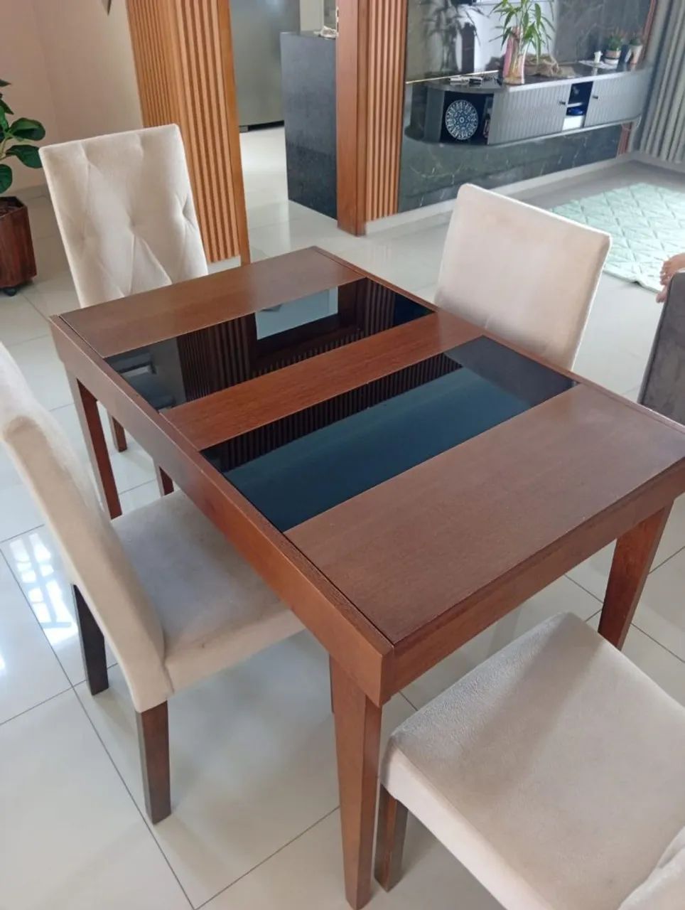 Mesa de jantar retrátil com 4 cadeira  - Foto 3