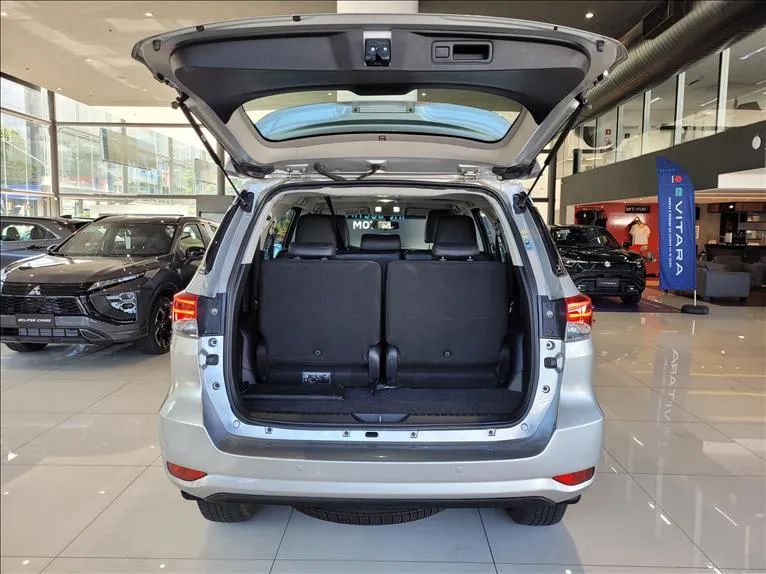 Toyota Hilux SW4 SR 4x2 2.7/ 2.7 Flex 16V Aut., foto 8 de 16