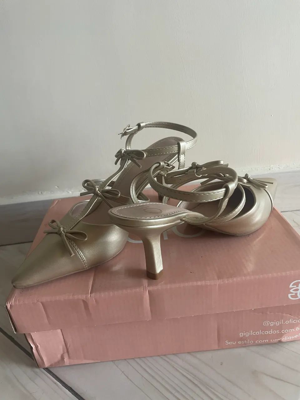 Scarpin Dourado  - Foto 3