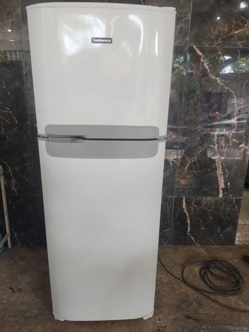 Vendo geladeira continental 