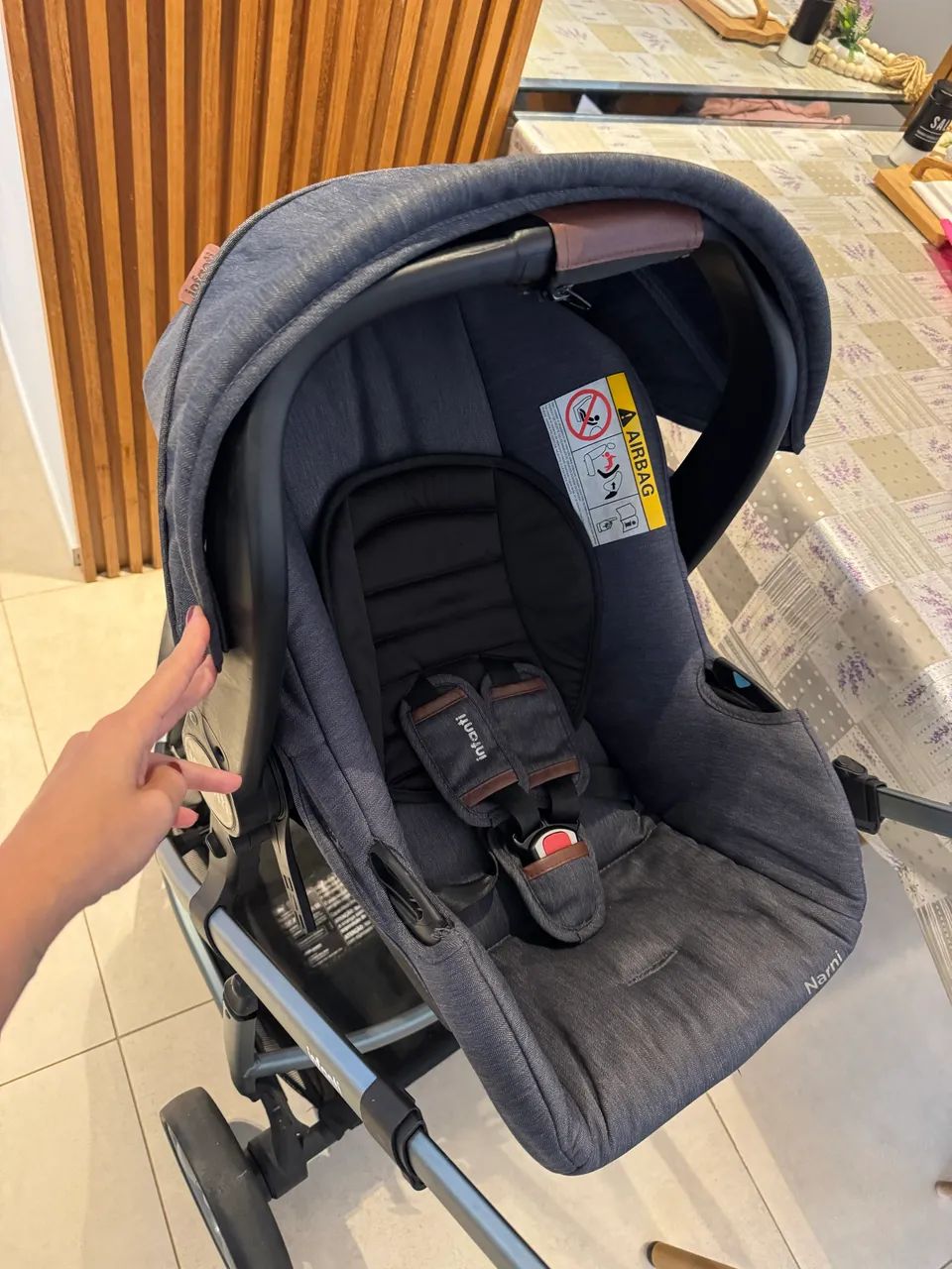 Carrinho Infanti com base veicular Isofix + bebê conforto - Foto 2
